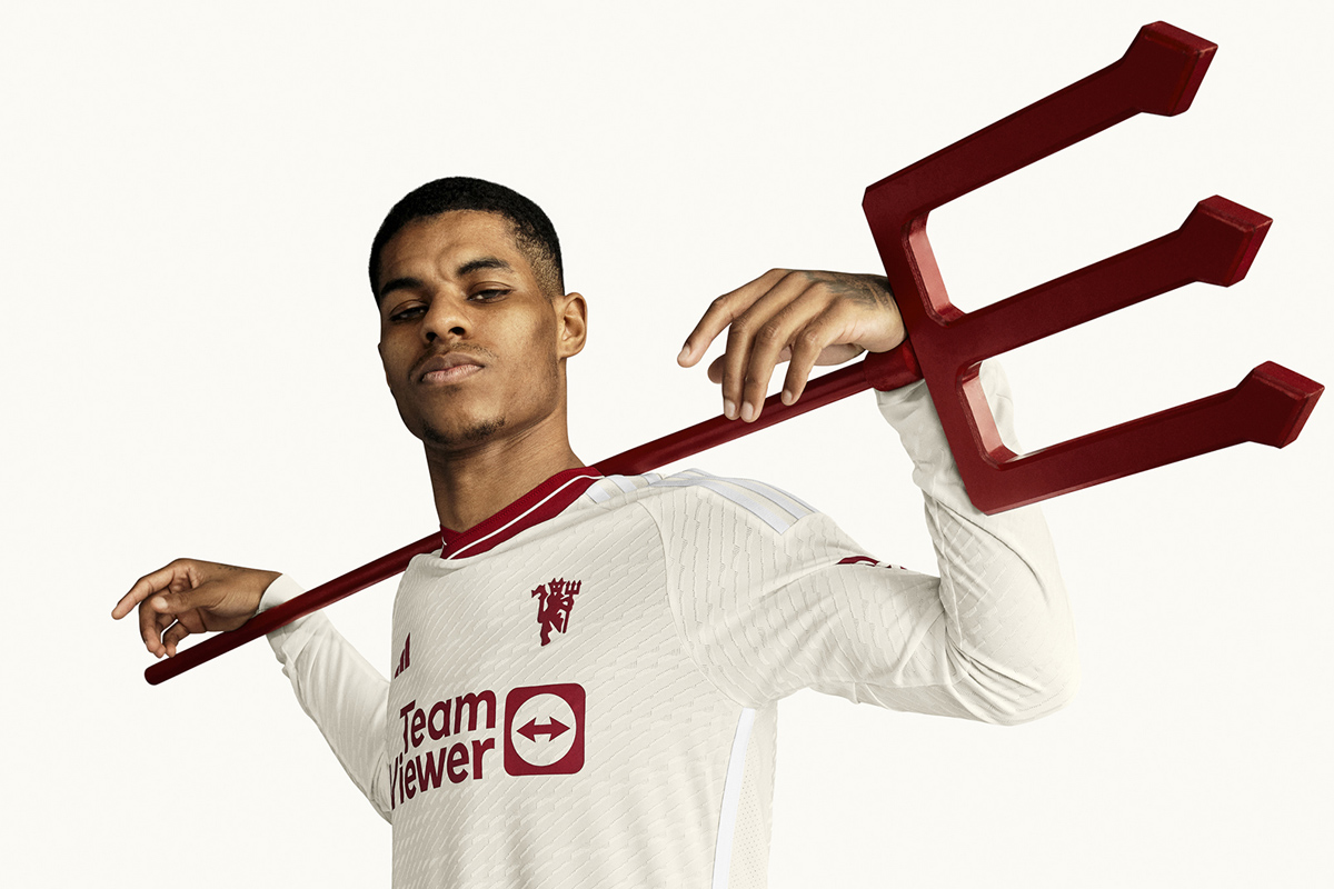 Ogłoszono drugą wyjazdową koszulkę Manchesteru United w nowym sezonie